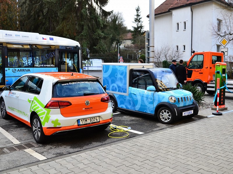 První „vodíková“ dobíjecí stanice je v Řeži